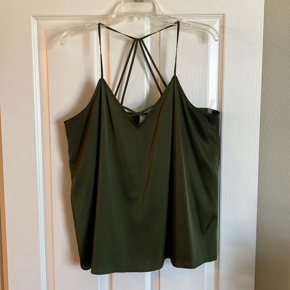 Silky green top